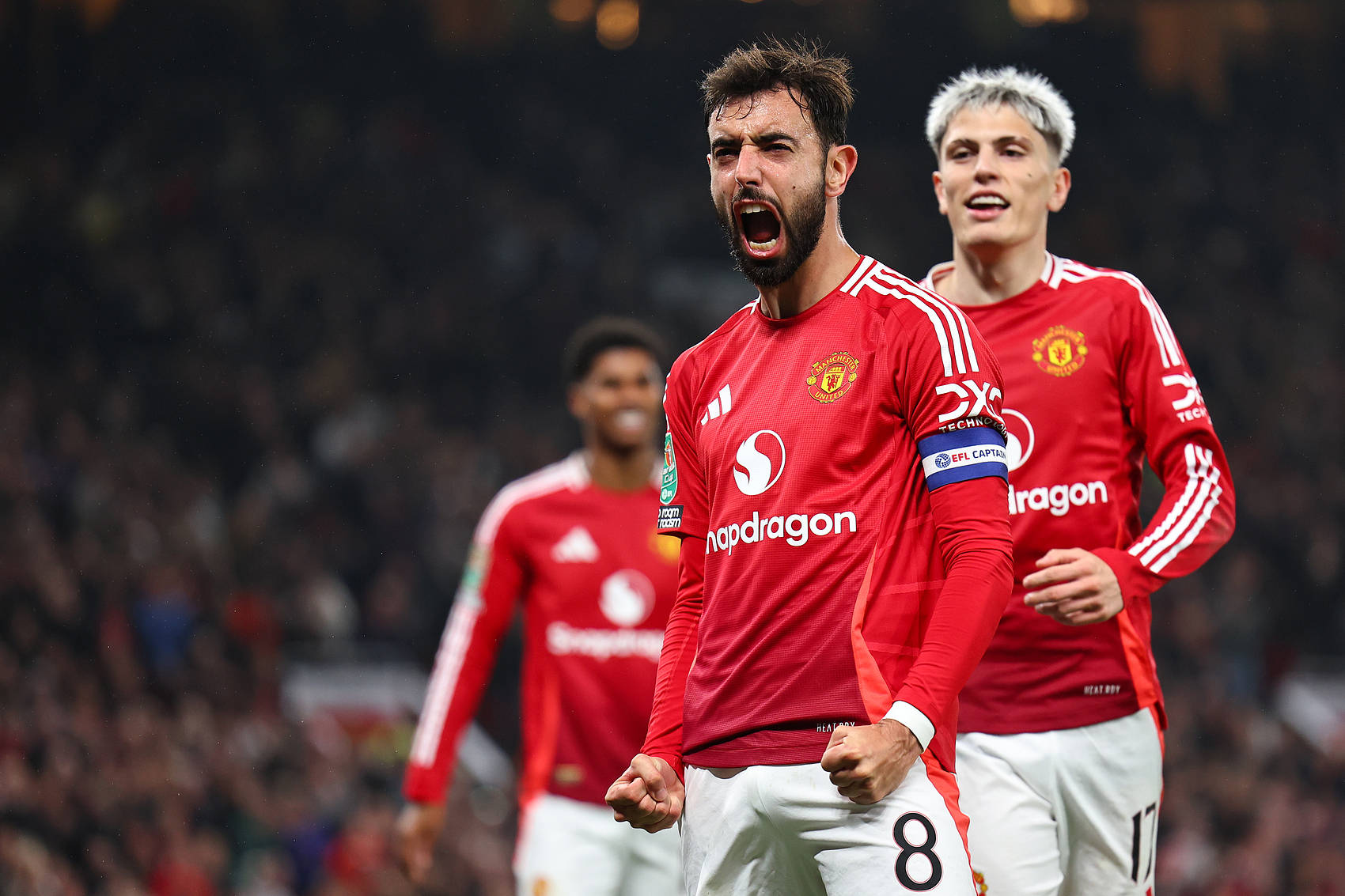 曼联主场大捷,球员赛后激动庆祝胜利,看到业务过程.的简单介绍 曼联主场大捷,球员赛后激动庆祝胜利,看到业务过程.的简单介绍