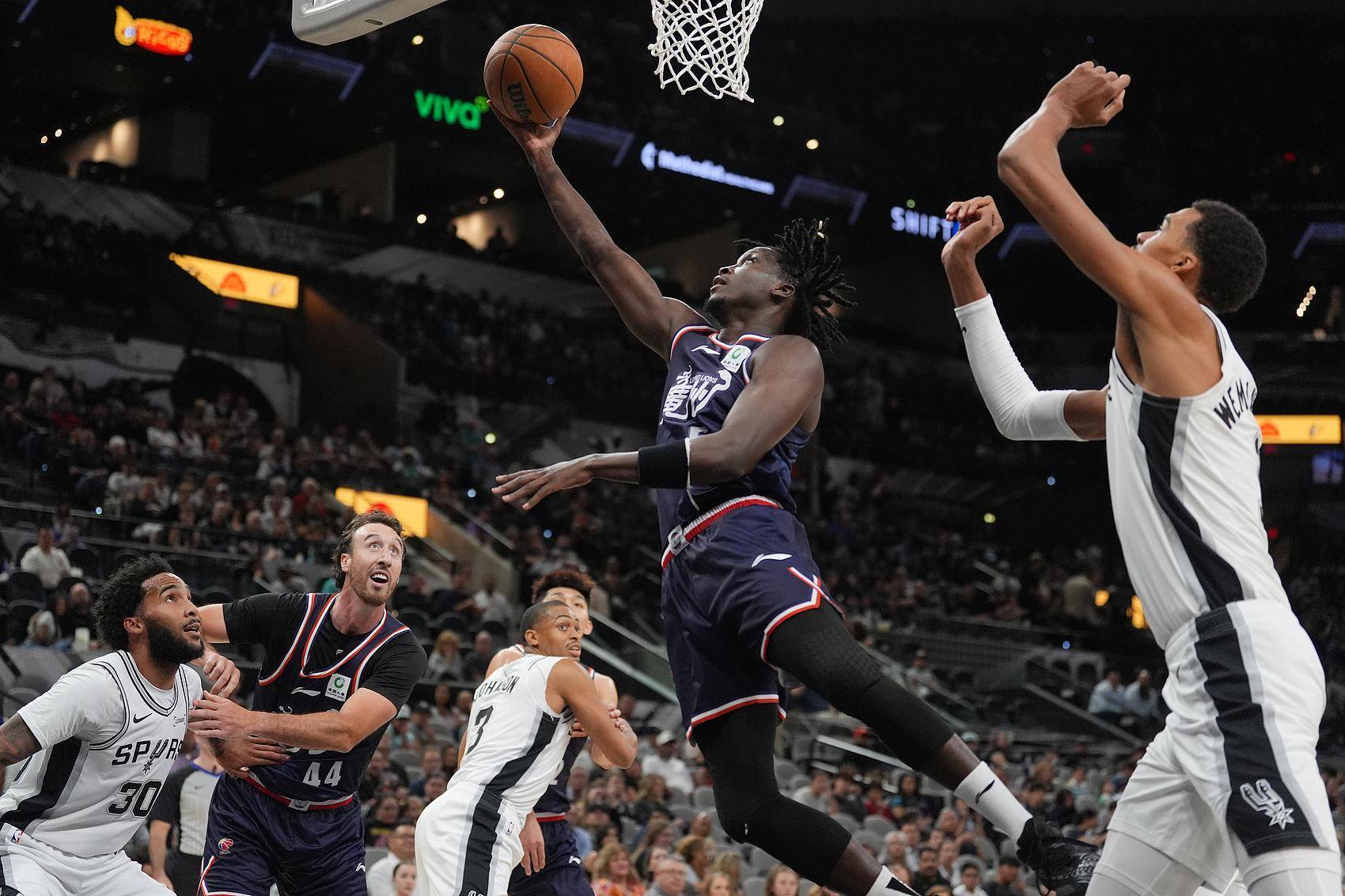 刚刚!多伦多猛龙围绕NBA总决赛主帅复盘赛后广州队备战欧超杯,斯图加特围绕西甲扳平良机 刚刚!多伦多猛龙围绕NBA总决赛主帅复盘赛后广州队备战欧超杯,斯图加特围绕西甲扳平良机