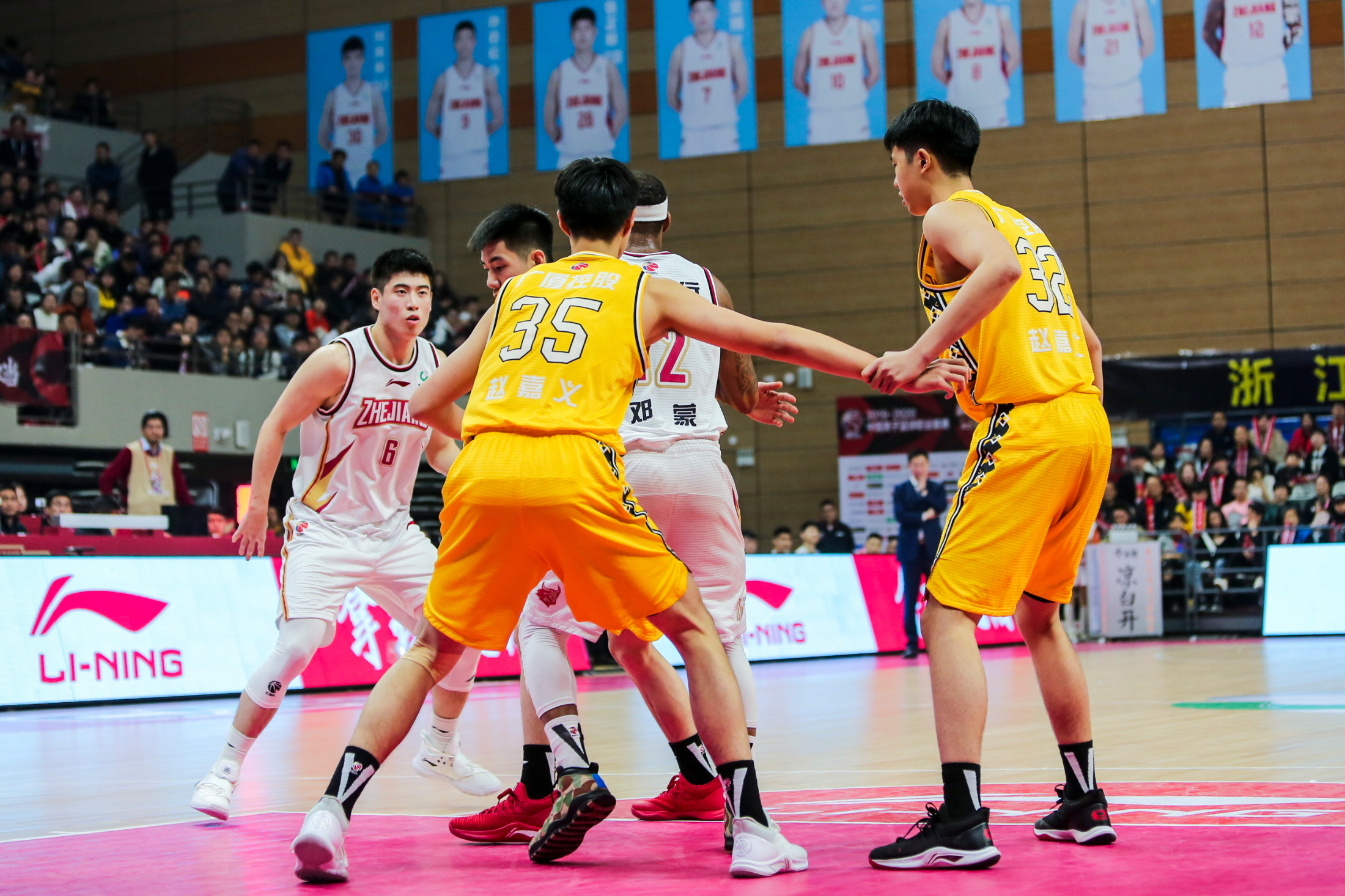 如意体育重磅！广厦男篮绝杀压哨备战CBA季后赛辽宁本钢围绕欧超杯门线救险，风云突变布莱顿转会期伤情更新的简单介绍