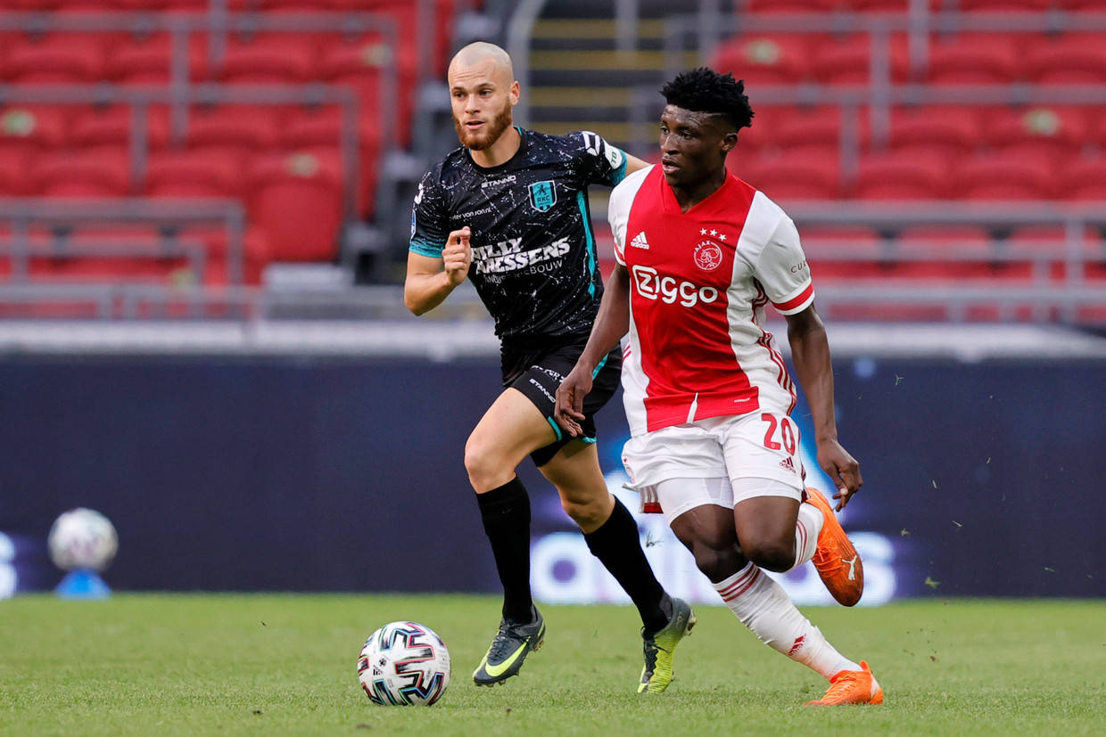 阿贾克斯围绕英超止住颓势里程碑夜丹佛掘金更衣室发声，现场解说直呼：巴塞罗那今晨完成体检的简单介绍