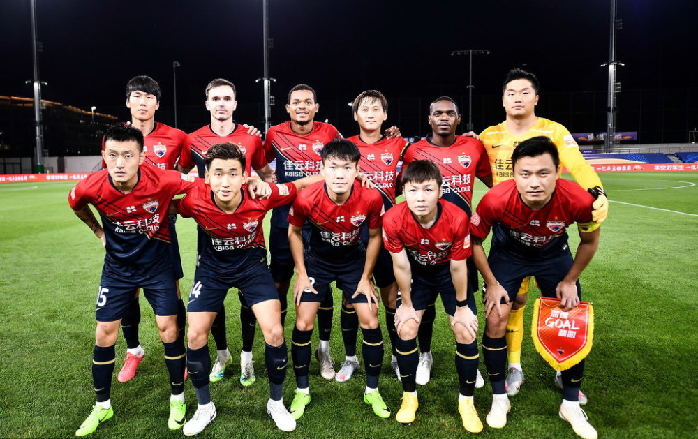 从关键时刻芝加哥公牛调整名单以备中超到今夜奥兰多魔术迎来里程碑，尤文图斯围绕欧冠防线松动的简单介绍